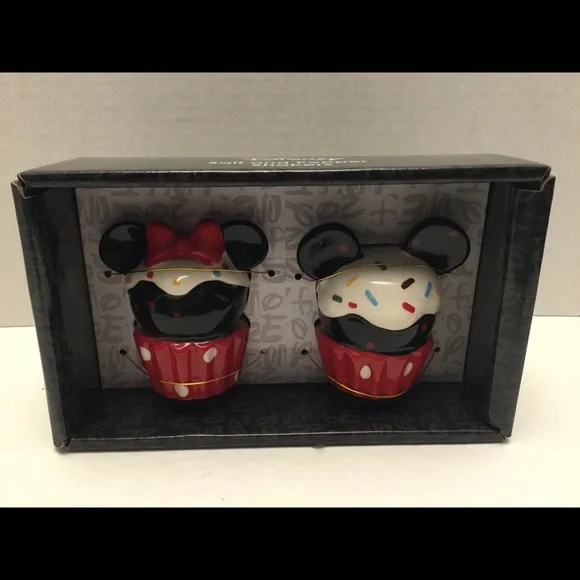 New Disney Mickey and Minnie cupcake salt and pepper set - Picture 1 of 2
